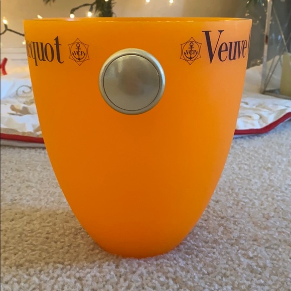 VEUVE CLICQUOT Kitchen Vintage French Champagnes Ice Bucket Poshmark